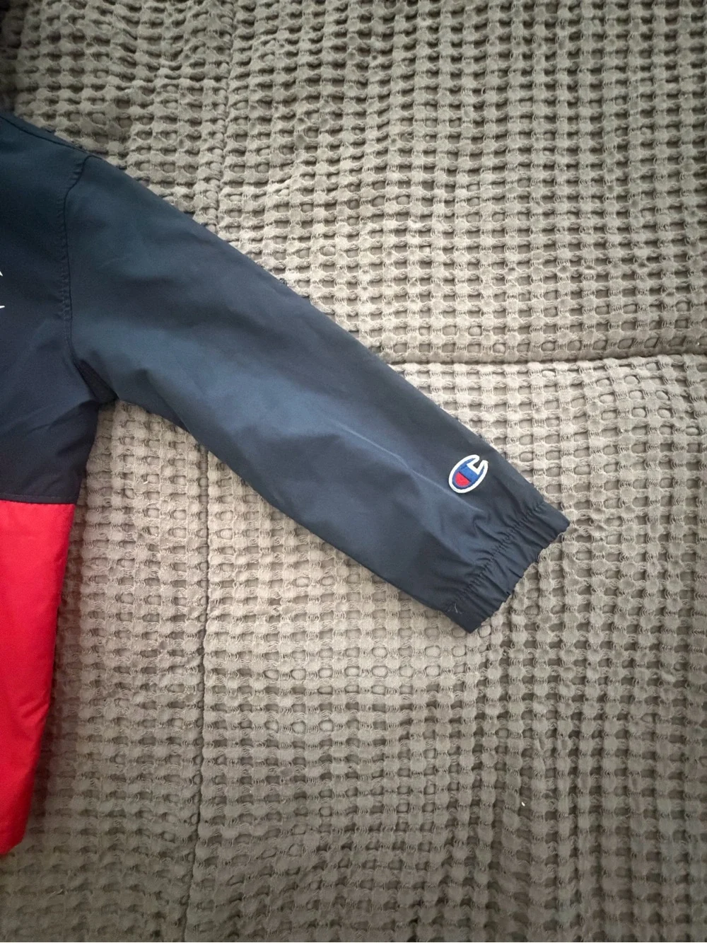 Champion Kids Hooded Windbreaker Jacket in Navy and Red Size 5
